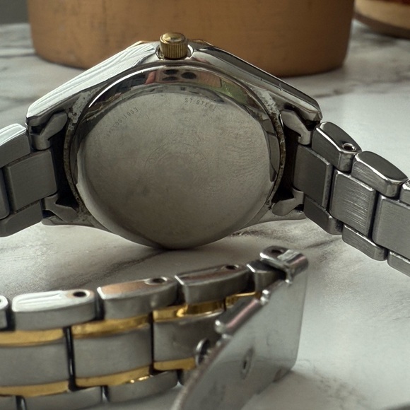 Citizen Corso Eco-Drive Gold Silver Dual tone Watch Date Time Water Resistant - Picture 4 of 7